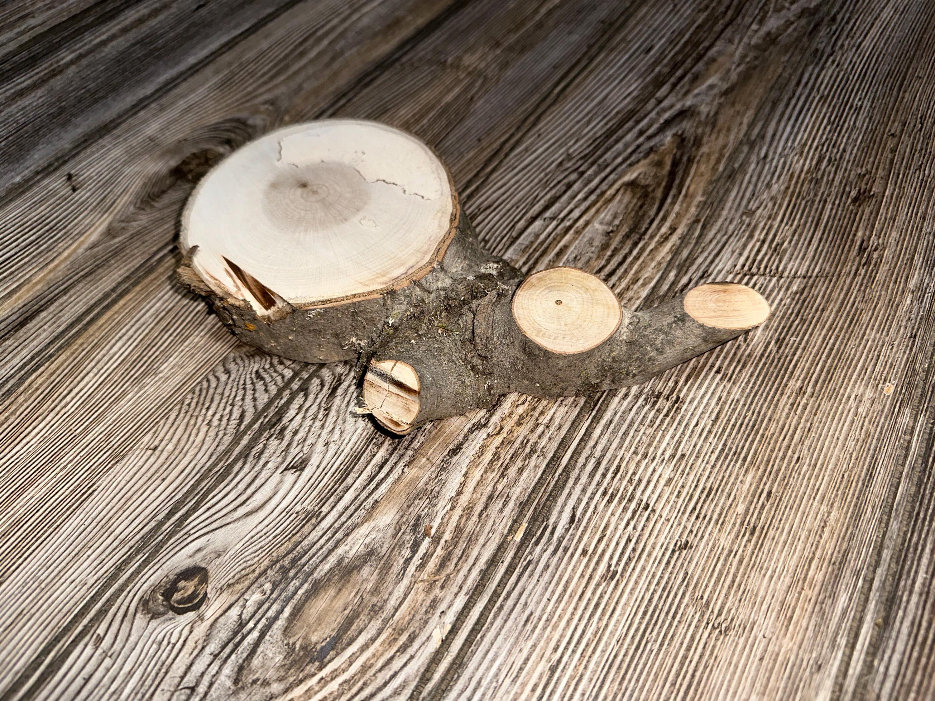 Unique Maple Slice, 1 Count, Approximately 9 Inches Long by 4.5 Inches Wide and 1 Inch Thick